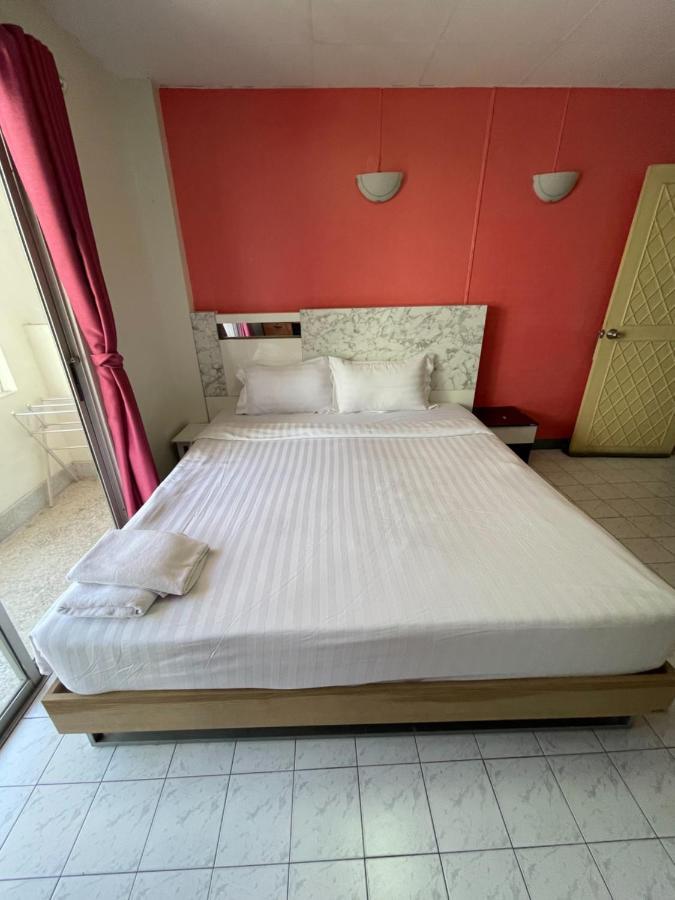 D.D. Inn Beach Guesthouse Патая Екстериор снимка